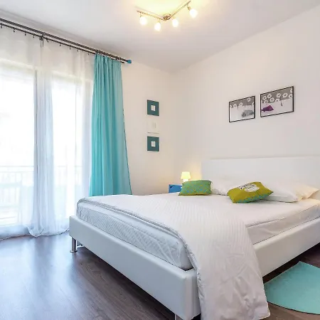Apartament In Near Center *