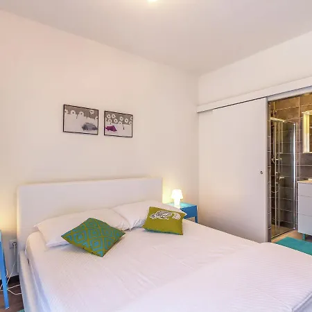 Apartman In Near Center Póla